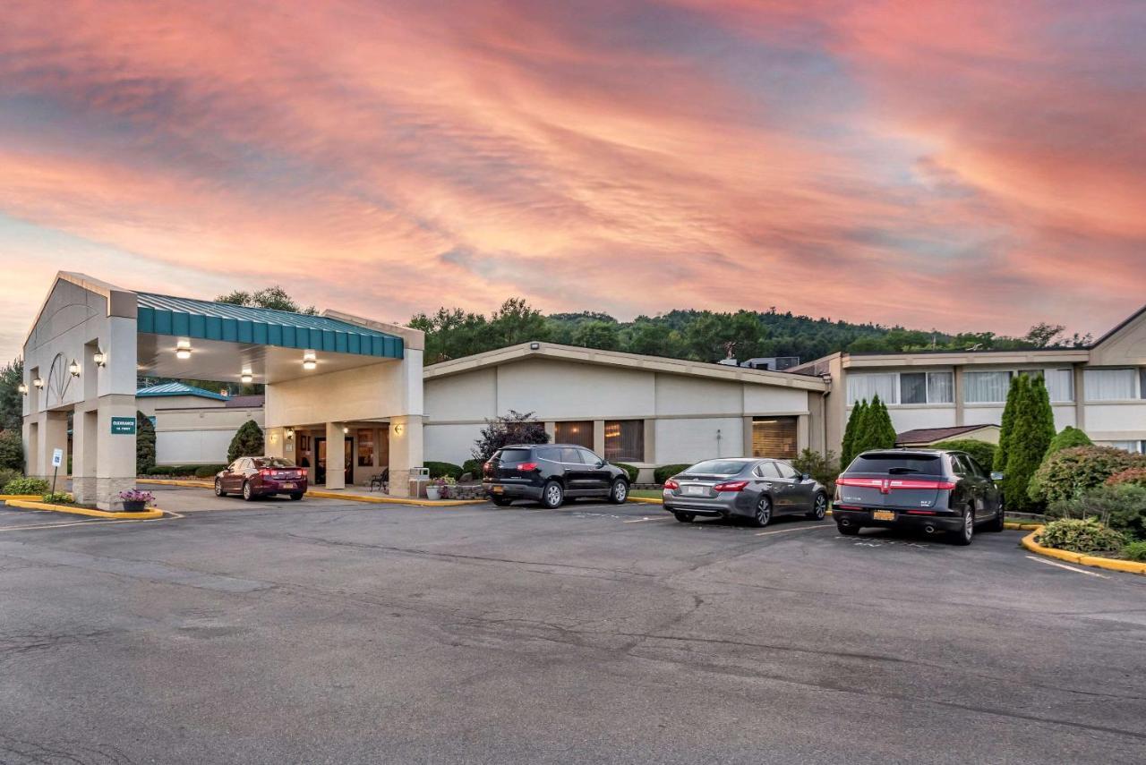 Quality Inn & Suites Vestal Binghamton Near University Luaran gambar
