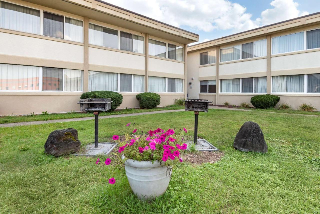 Quality Inn & Suites Vestal Binghamton Near University Luaran gambar