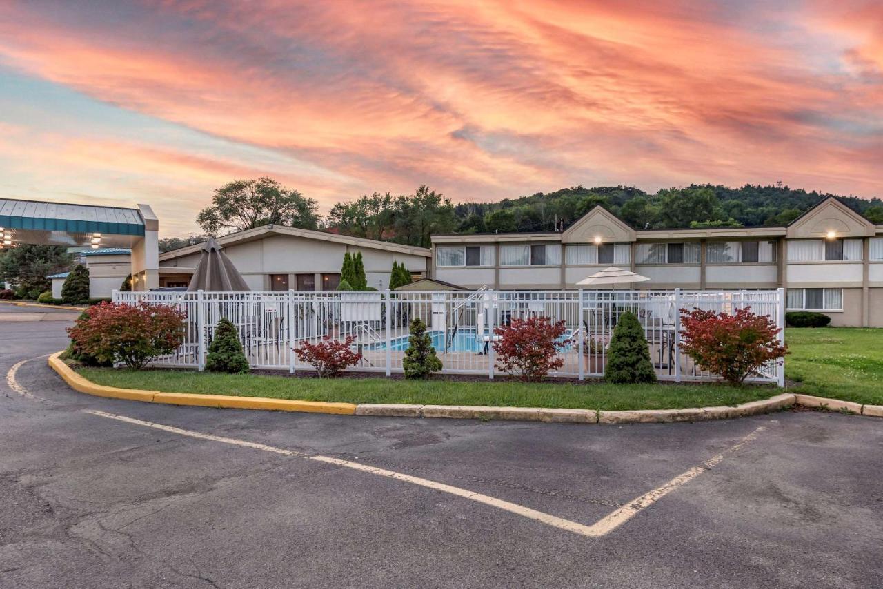 Quality Inn & Suites Vestal Binghamton Near University Luaran gambar