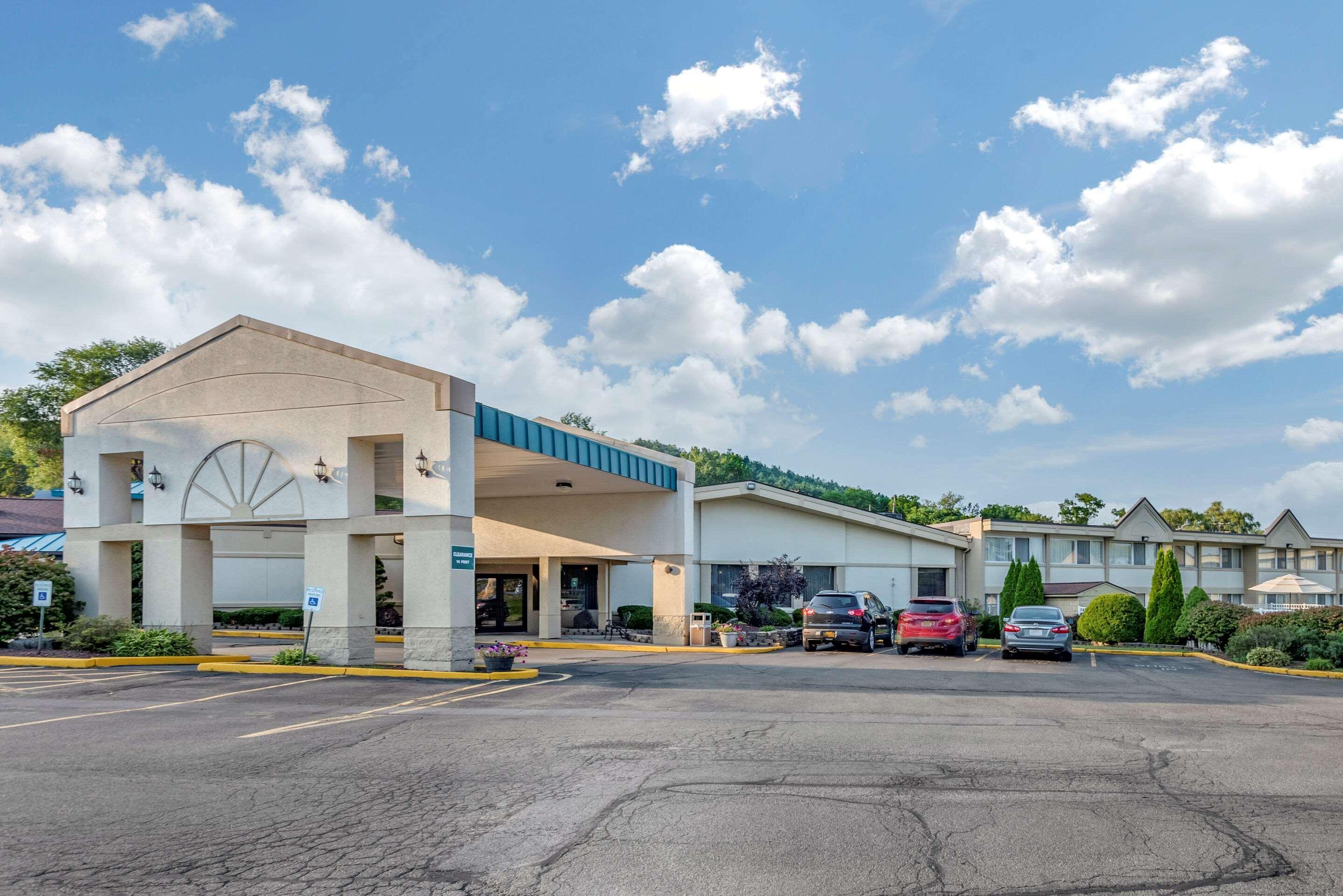 Quality Inn & Suites Vestal Binghamton Near University Luaran gambar