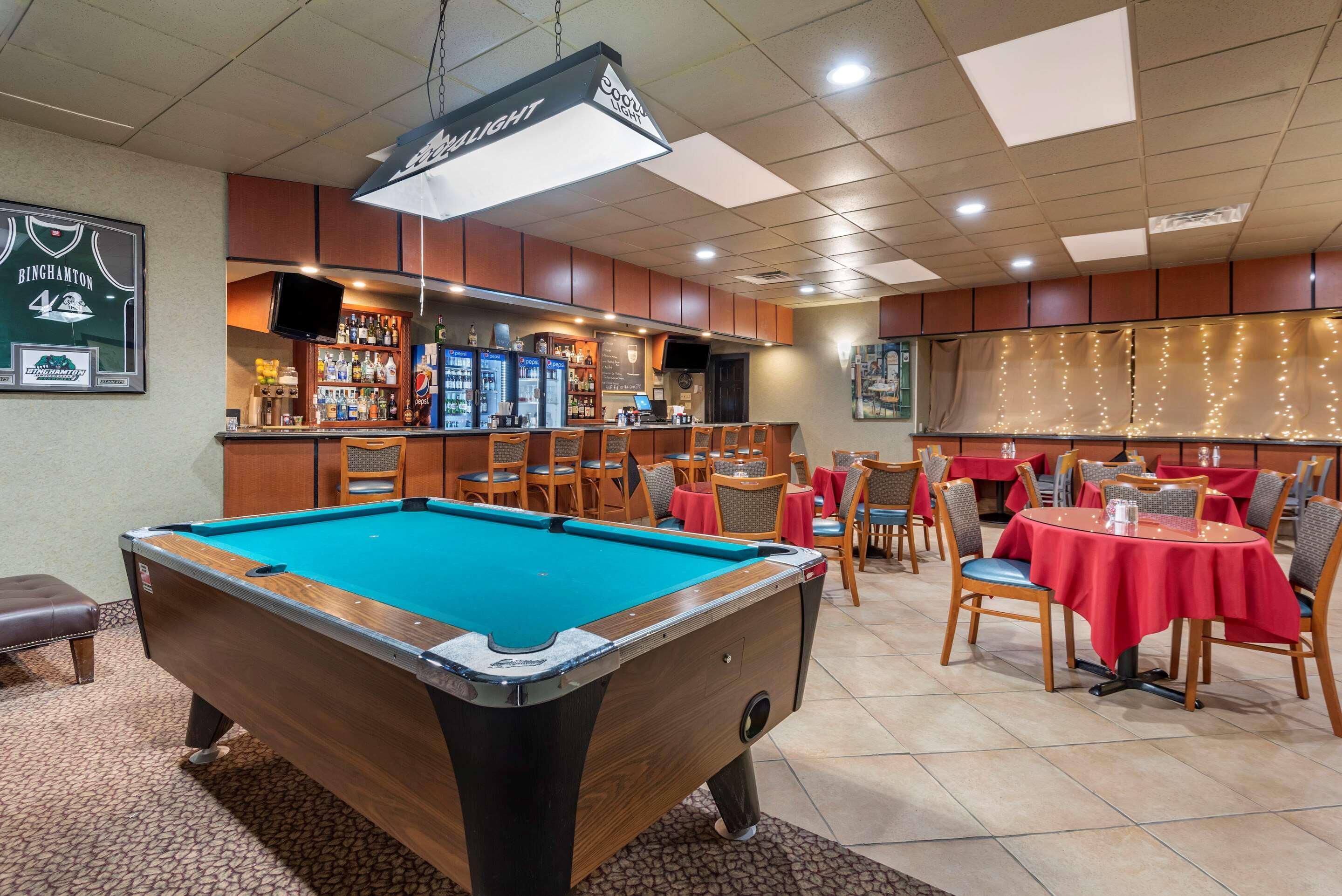 Quality Inn & Suites Vestal Binghamton Near University Luaran gambar