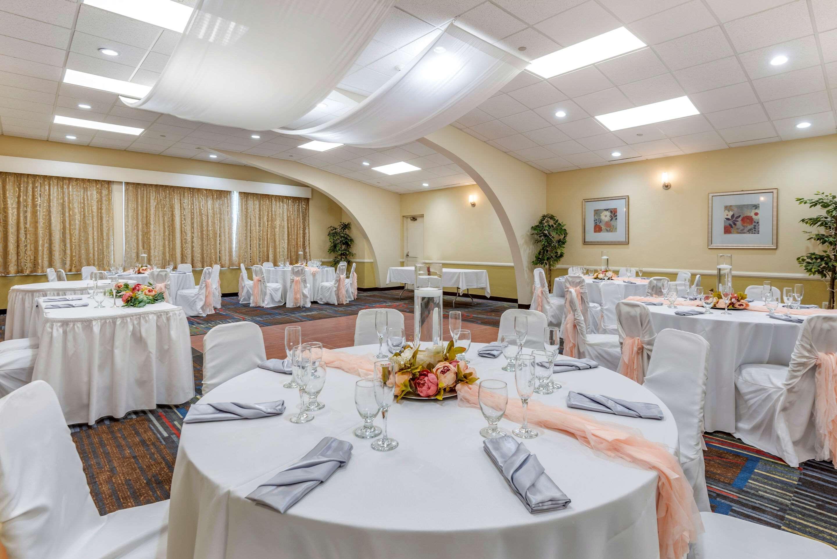 Quality Inn & Suites Vestal Binghamton Near University Luaran gambar