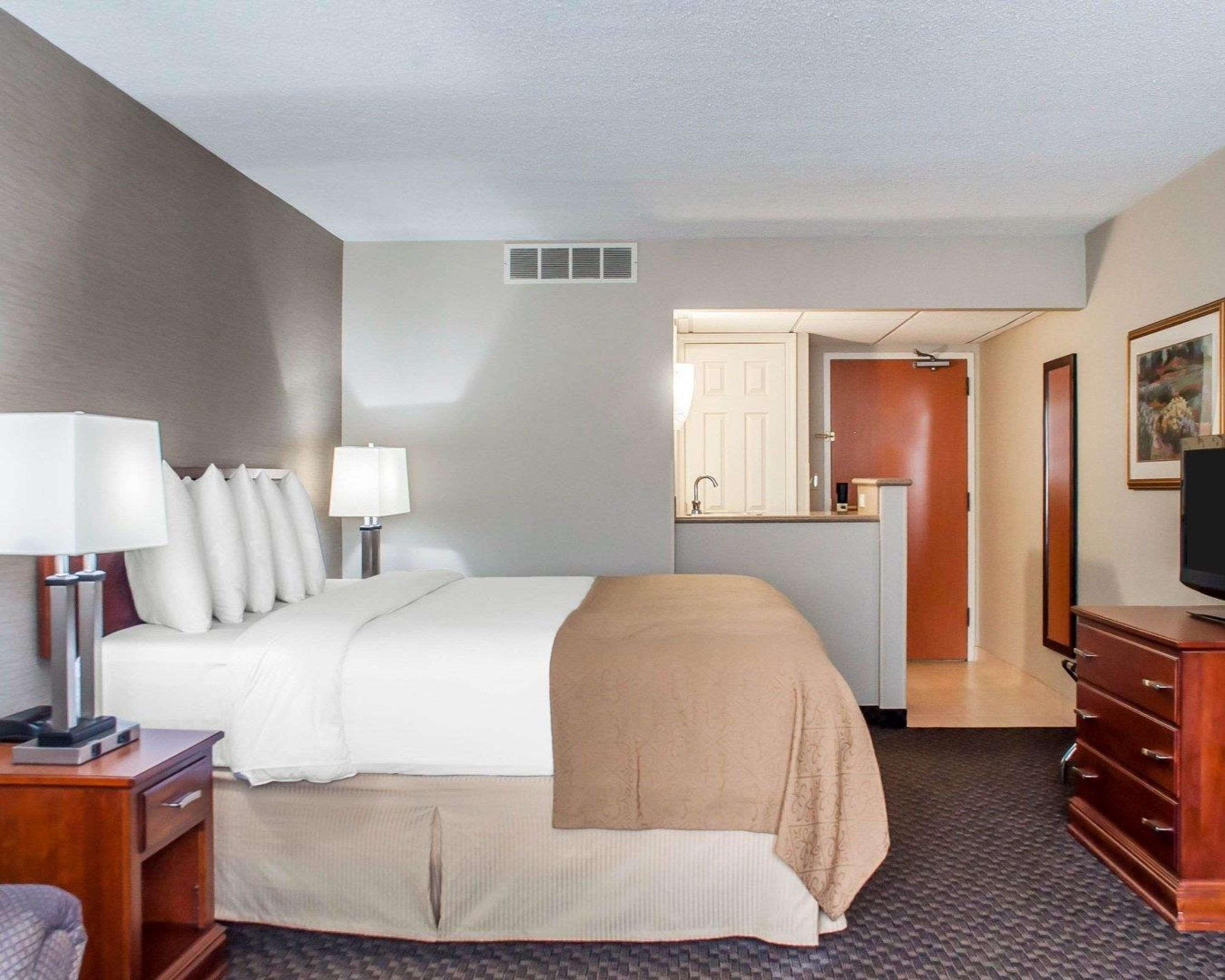 Quality Inn & Suites Vestal Binghamton Near University Luaran gambar