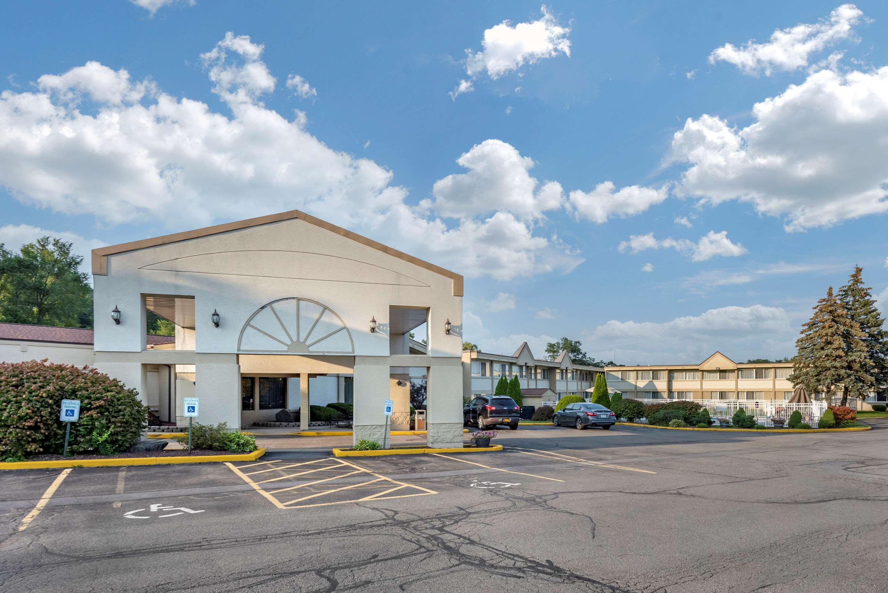 Quality Inn & Suites Vestal Binghamton Near University Luaran gambar