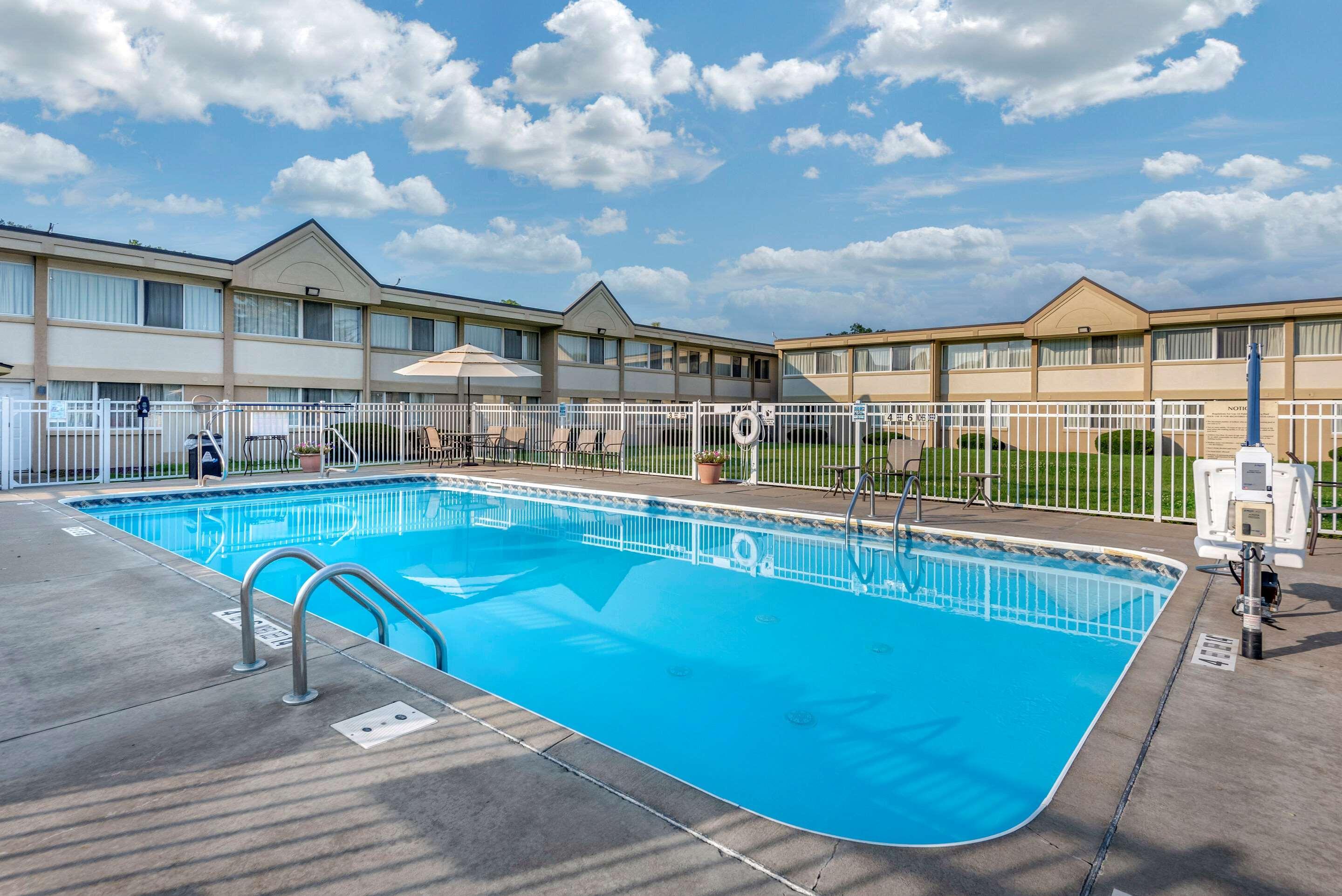 Quality Inn & Suites Vestal Binghamton Near University Luaran gambar