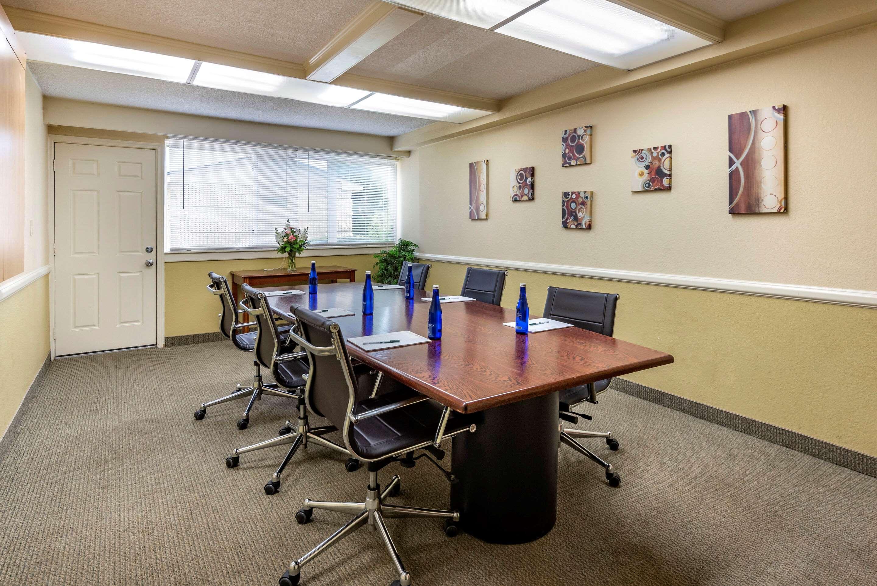 Quality Inn & Suites Vestal Binghamton Near University Luaran gambar