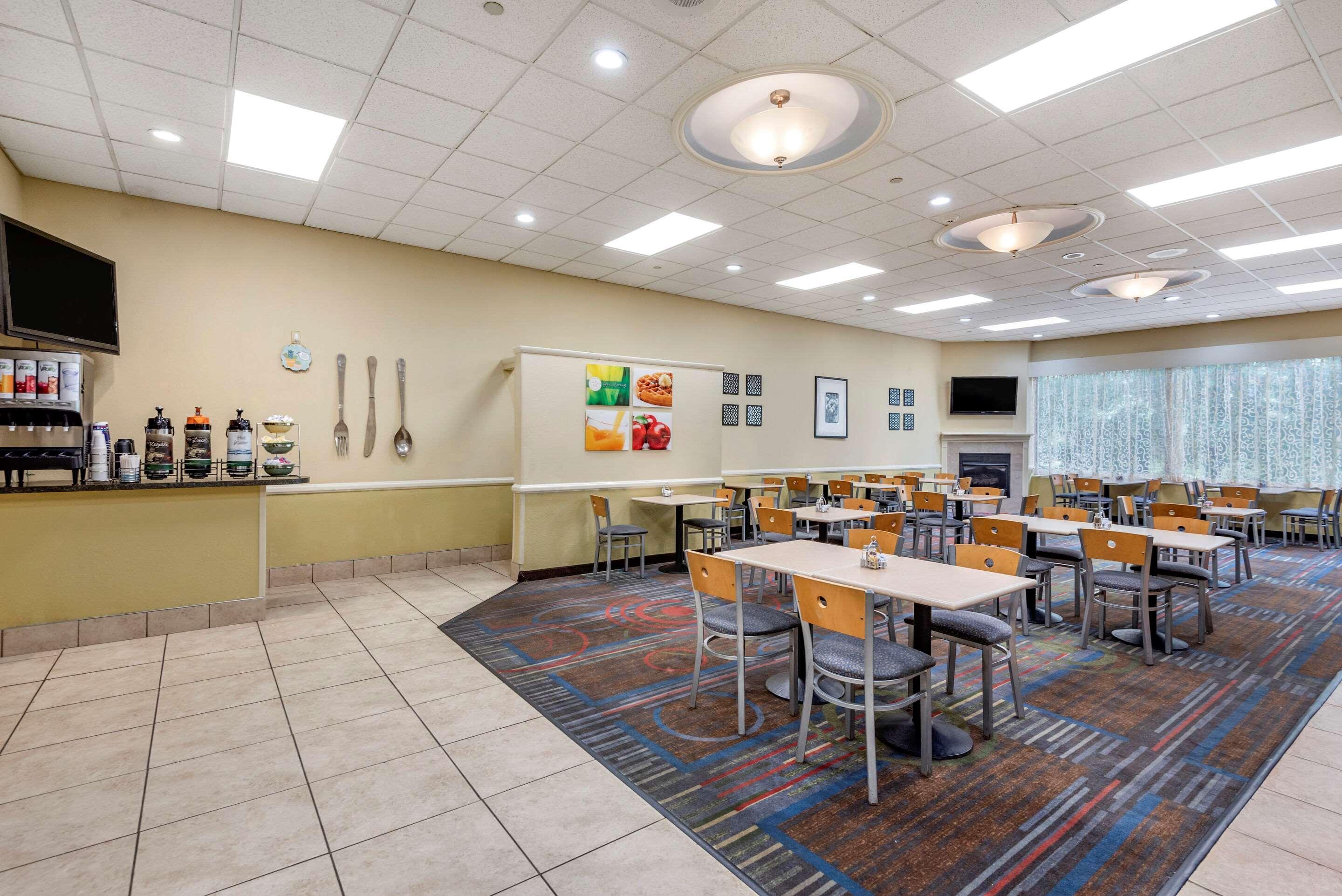 Quality Inn & Suites Vestal Binghamton Near University Luaran gambar