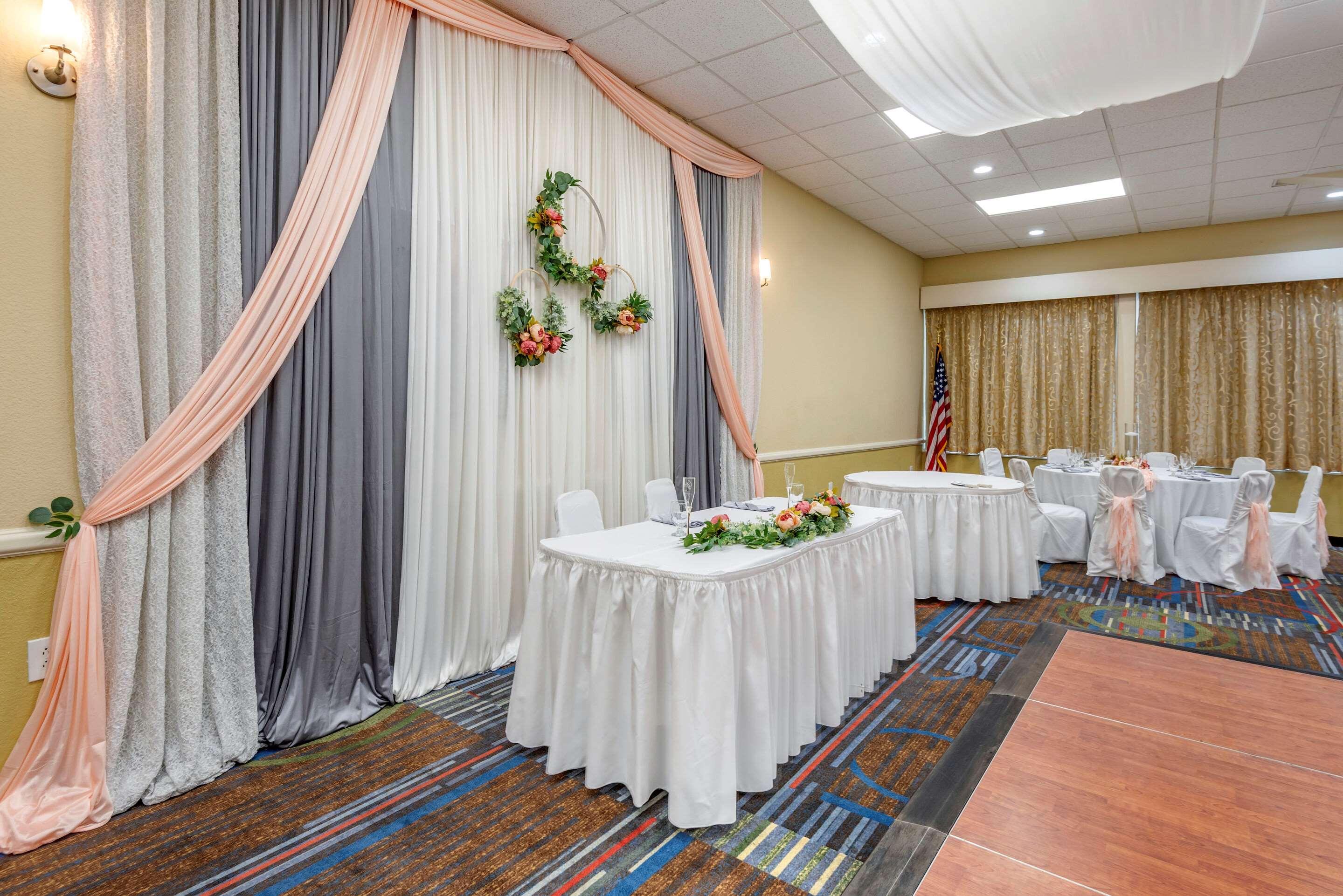 Quality Inn & Suites Vestal Binghamton Near University Luaran gambar